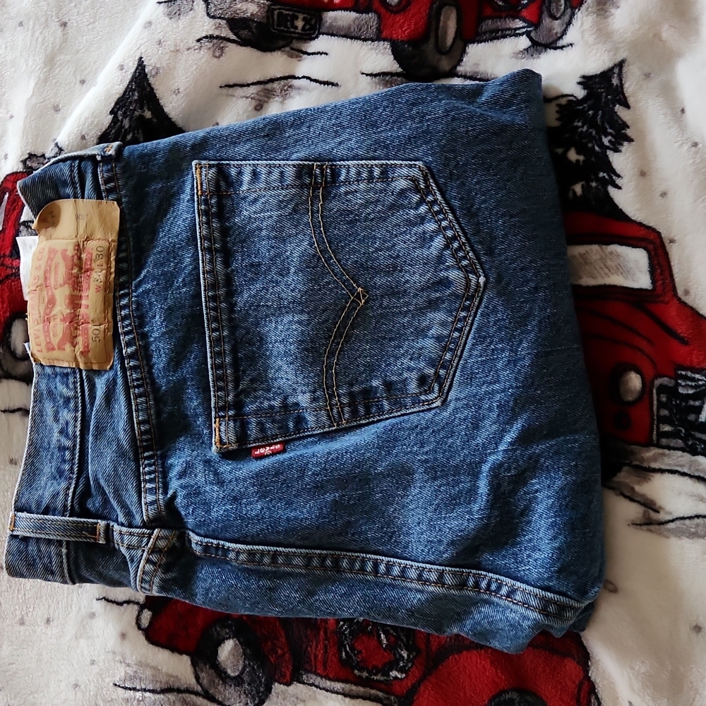 Levi's Button Fly 501 Jeans Size 34/30 (actual 33x29.5)